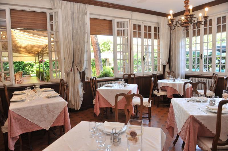 Hotel La Pineta Al Mare ฟอร์เต เดย์ มาร์มี ภายนอก รูปภาพ