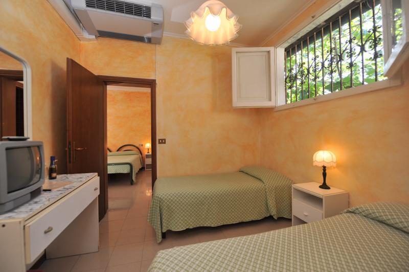 Hotel La Pineta Al Mare ฟอร์เต เดย์ มาร์มี ภายนอก รูปภาพ