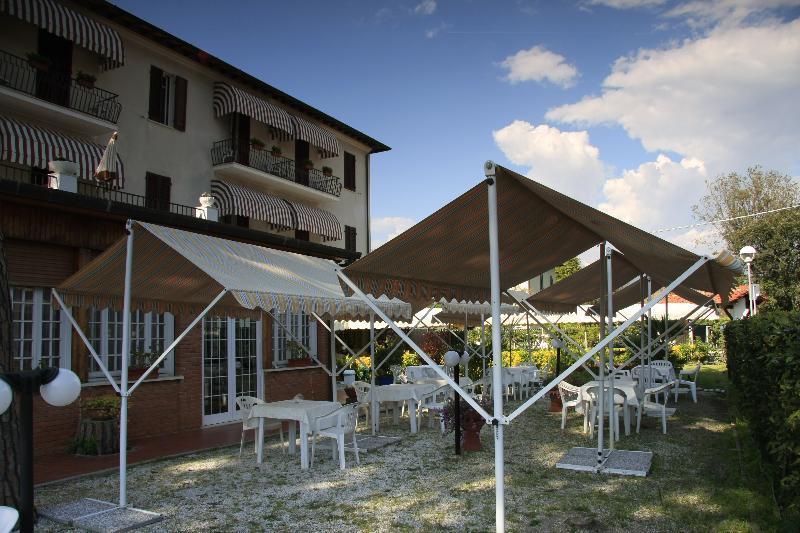 Hotel La Pineta Al Mare ฟอร์เต เดย์ มาร์มี ภายนอก รูปภาพ