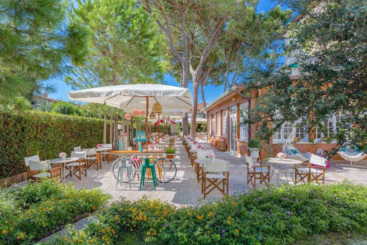 Hotel La Pineta Al Mare ฟอร์เต เดย์ มาร์มี ภายนอก รูปภาพ