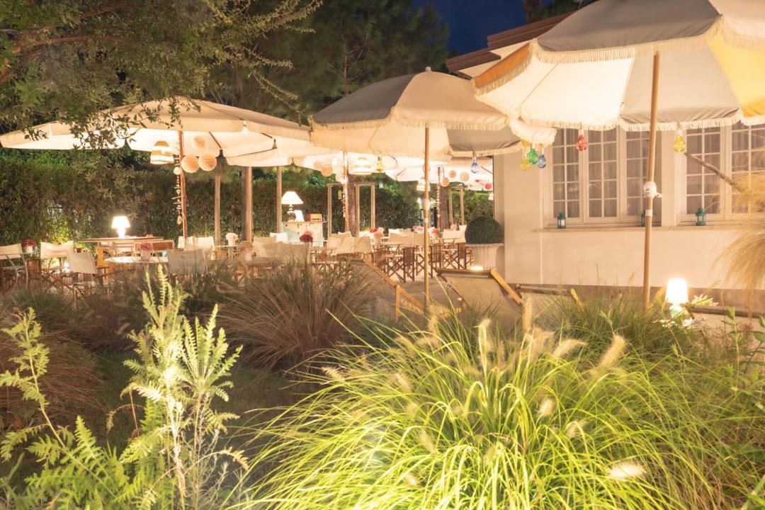 Hotel La Pineta Al Mare ฟอร์เต เดย์ มาร์มี ภายนอก รูปภาพ